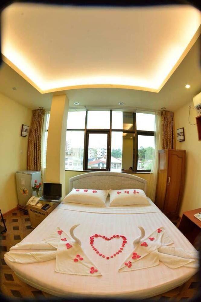 New Golden Forward Hotel Yangon Exterior photo