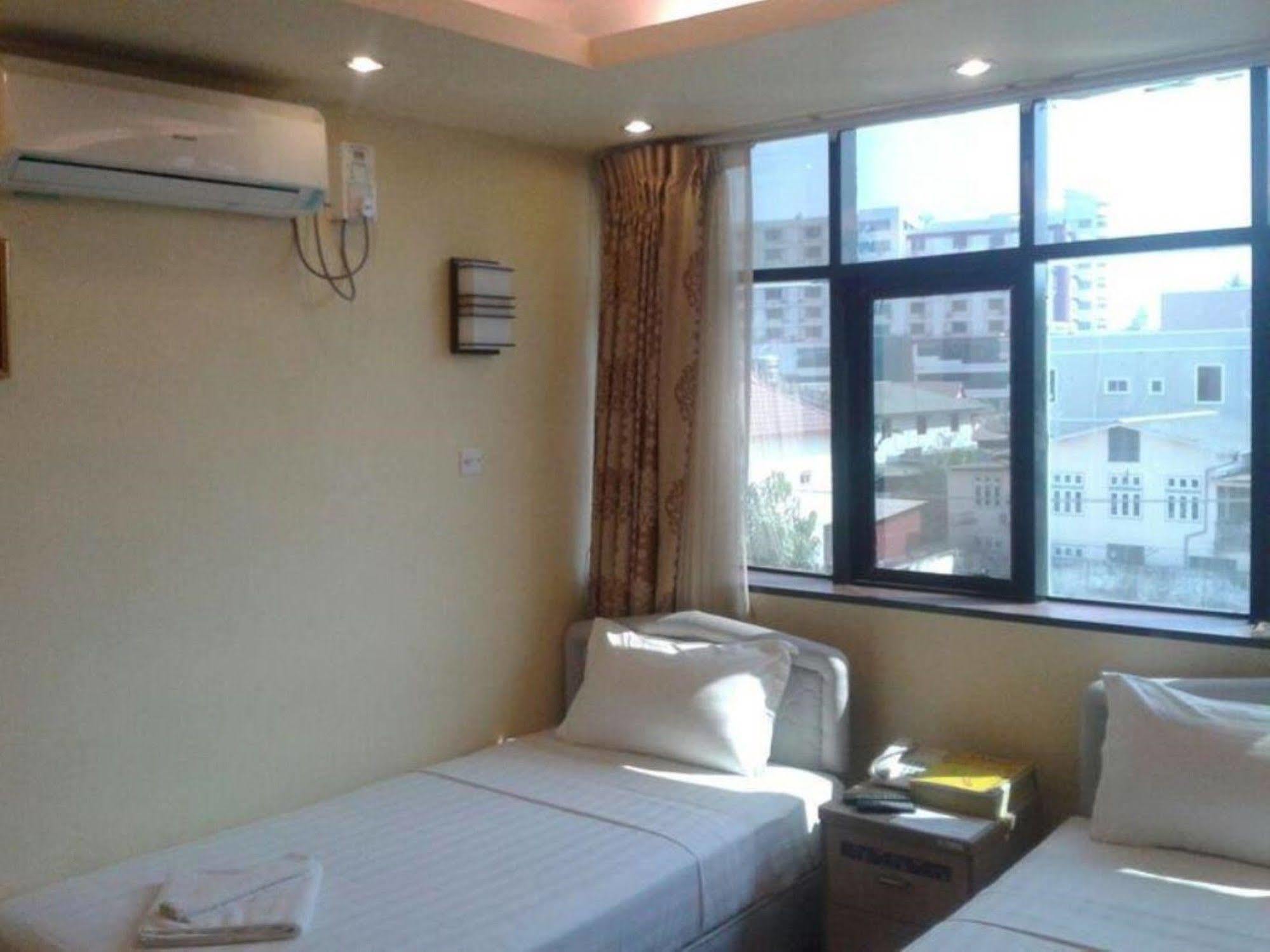 New Golden Forward Hotel Yangon Exterior photo
