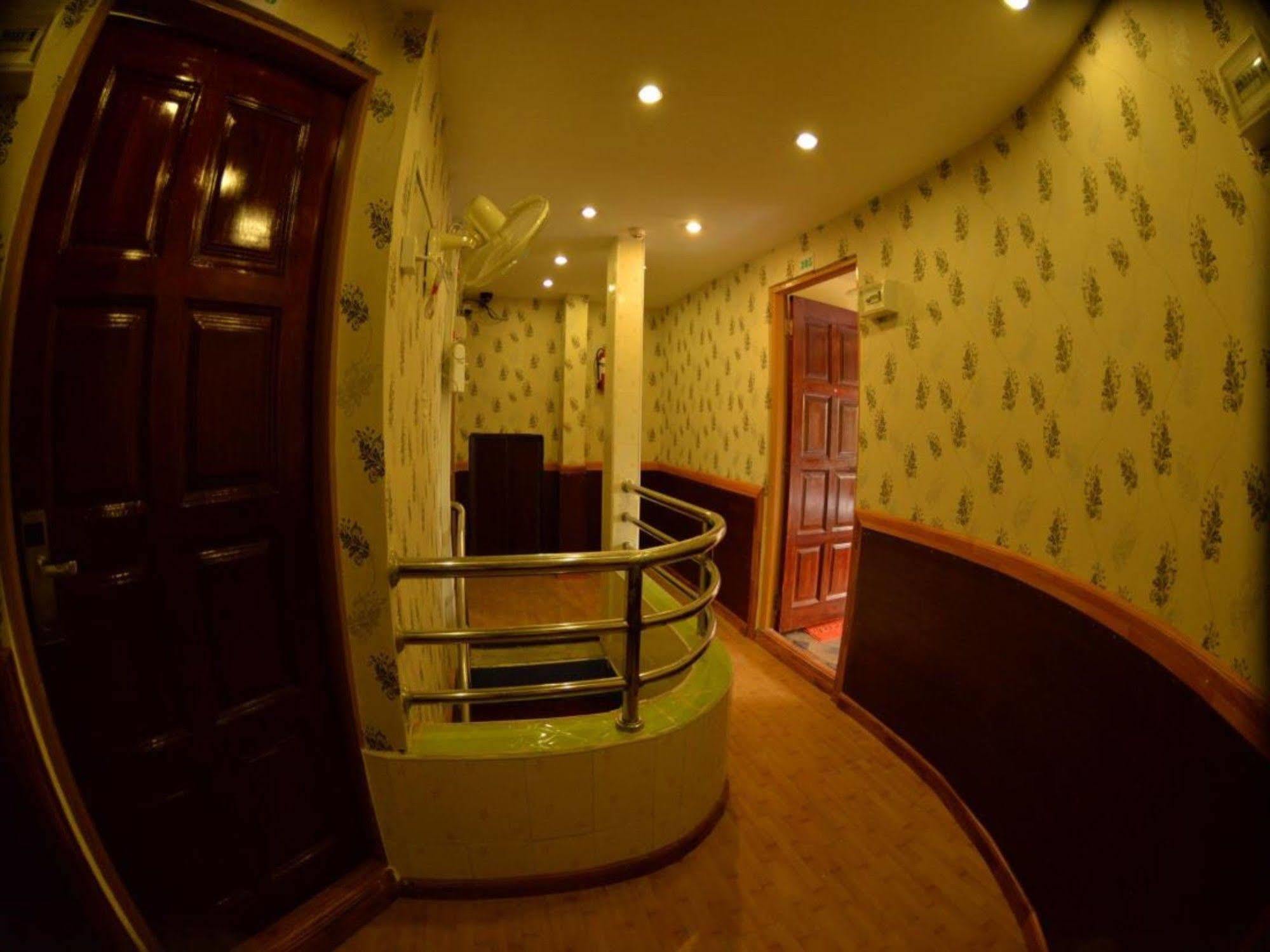 New Golden Forward Hotel Yangon Exterior photo