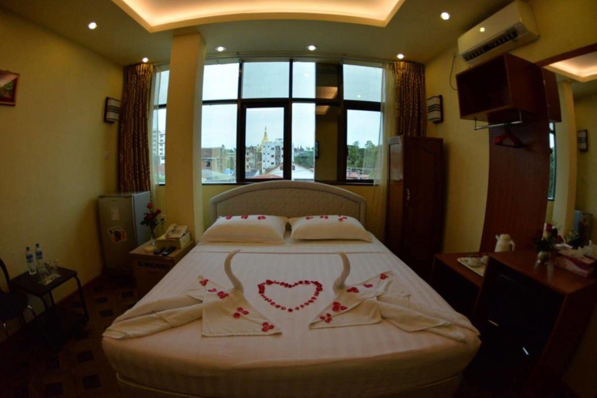New Golden Forward Hotel Yangon Exterior photo